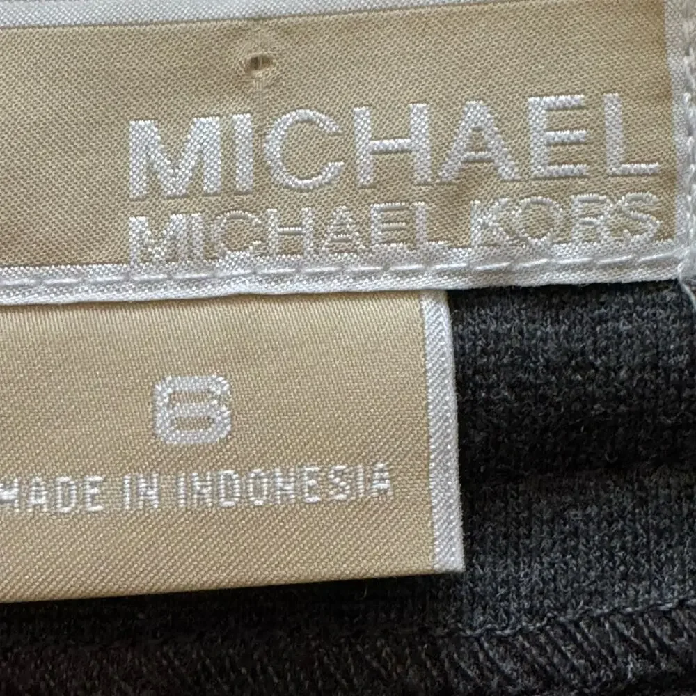 Michael Kors gray knee length pencil skirt size 6  b18